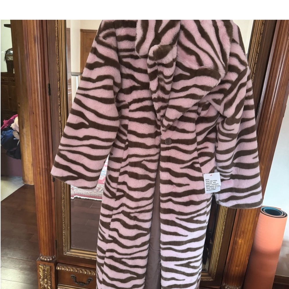 Statement winter coat - full length.